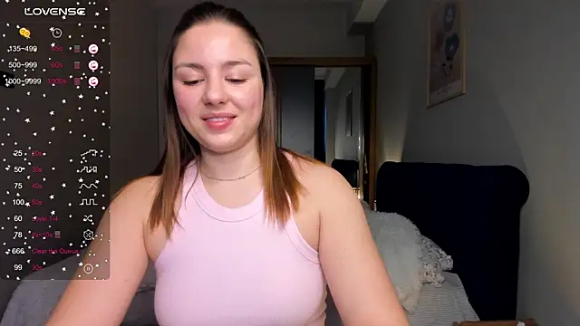 ThreeshaWhite online show from 4, 3, 2025