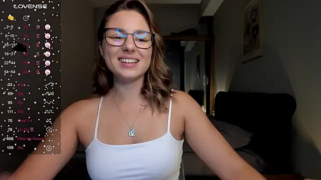 ThreeshaWhite online show from 5, 10, 2025