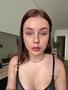Snapshot of MaribelRiver chatting on 4, 6, 2026 MaribelRiver online show from 4, 6, 2026