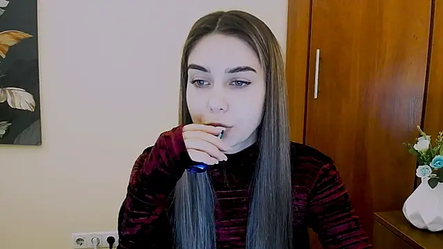 Lili magic online show from 5, 2, 2025