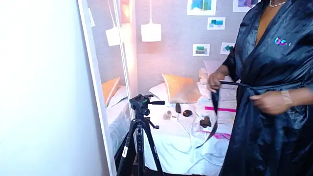 kiara evanss online show from 28, 2, 2025