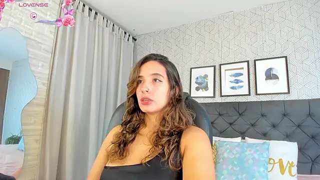 emma  smith1 online show from 13, 3, 2025