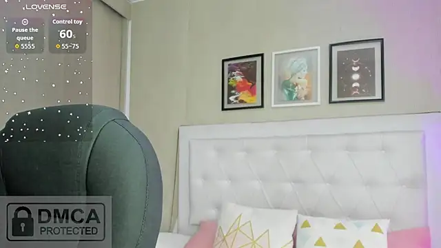 emma  smith1 online show from 8, 4, 2026