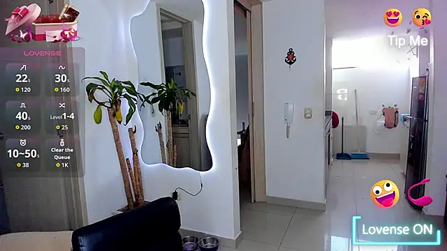 AbrilStivenson  online show from 17, 10, 2025