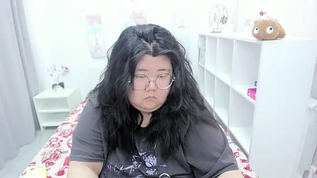 Snapshot of Nadine_asian chatting on 30, 4, 2026 Nadine asian online show from 30, 4, 2026