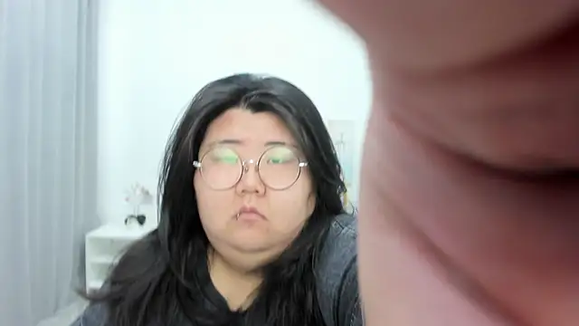 Snapshot of Nadine_asian chatting on 20, 5, 2026 Nadine asian online show from 20, 5, 2026