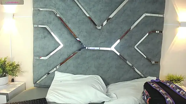 LucciaPorter online show from 14, 3, 2026