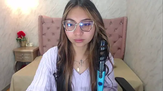 XSmaggiiee online show from 10, 3, 2025