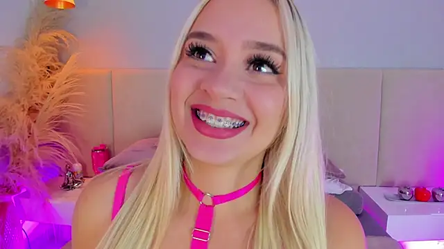 sofia pamela online show from 3, 12, 2025