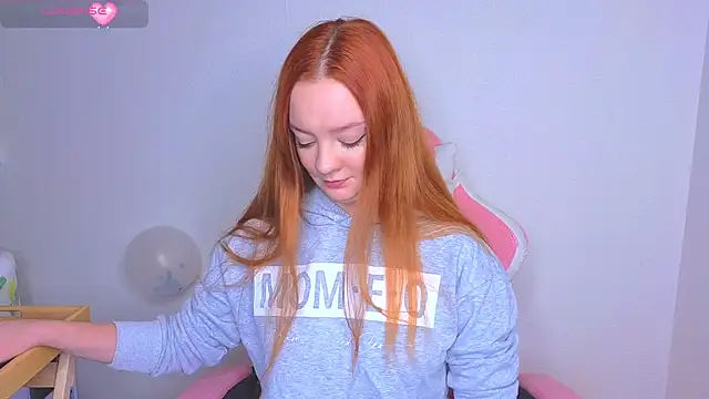 Snapshot of Radiants_two chatting on 13, 11, 2025 Radiants two online show from 13, 11, 2025