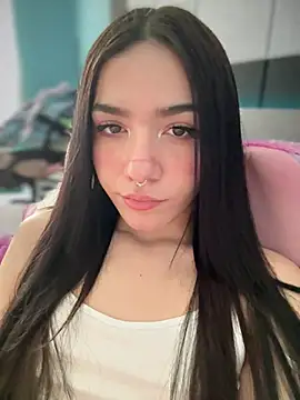 Snapshot of ShannonShanny chatting on 8, 3, 2025 ShannonShanny online show from 8, 3, 2025