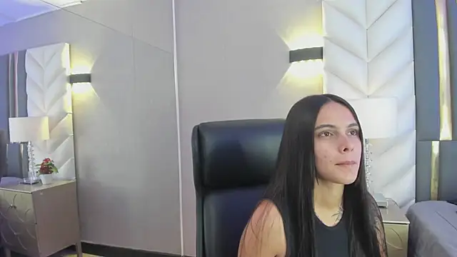 ChloeHarper  online show from 19, 4, 2026