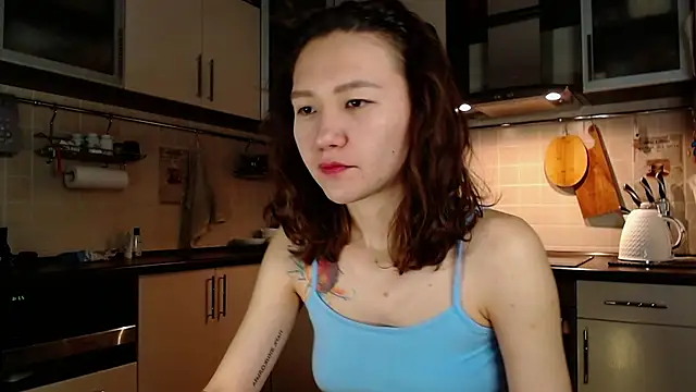 Kelly Yon online show from 10, 12, 2024