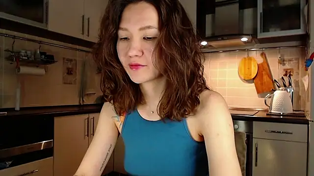 Kelly Yon online show from 14, 12, 2024