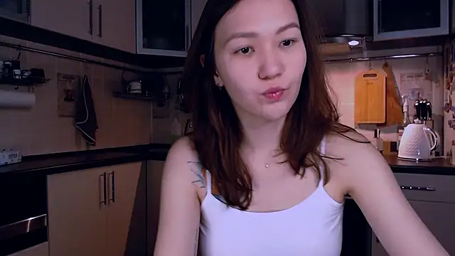 Kelly Yon online show from 1, 12, 2025