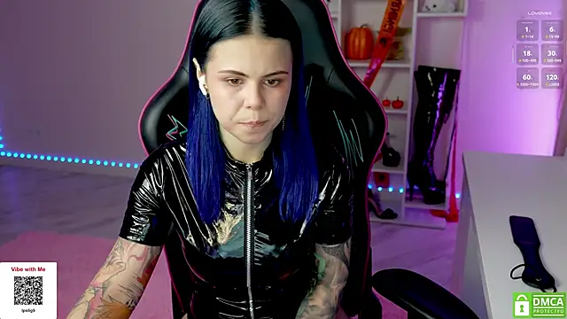 Snapshot of Latex_Kitty chatting on 29, 10, 2025 Latex Kitty online show from 29, 10, 2025