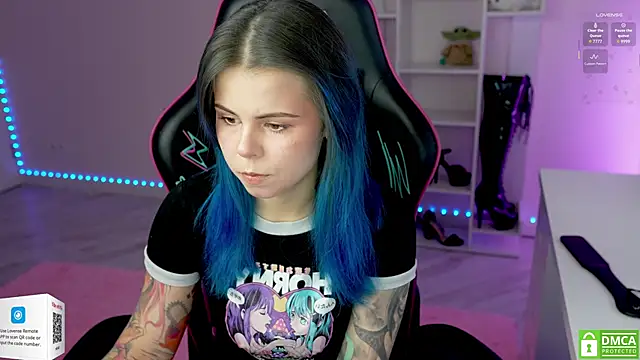 Snapshot of Latex_Kitty chatting on 11, 11, 2025 Latex Kitty online show from 11, 11, 2025