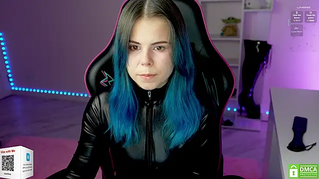 Snapshot of Latex_Kitty chatting on 24, 11, 2025 Latex Kitty online show from 24, 11, 2025