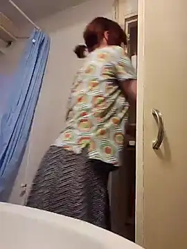 Exhibitionsplit online show from 26, 1, 2025