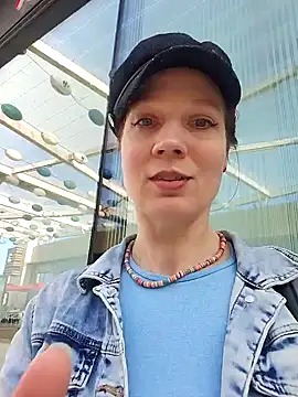 Exhibitionsplit online show from 11, 2, 2025