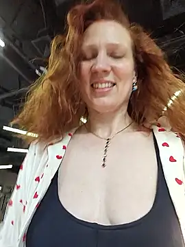 Snapshot of Exhibitionsplit chatting on 24, 5, 2026 Exhibitionsplit online show from 24, 5, 2026