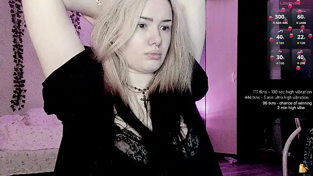 strawberry elfcat online show from 11, 6, 2026