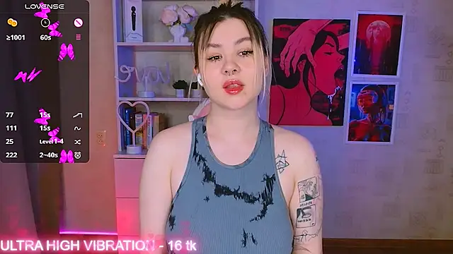 Snapshot of cutie_mili chatting on 5, 2, 2025 cutie mili online show from 5, 2, 2025
