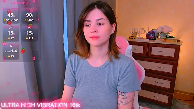 Snapshot of cutie_mili chatting on 25, 9, 2025 cutie mili online show from 25, 9, 2025