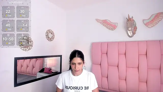 Snapshot of VeronikaOlsen chatting on 3, 2, 2025 VeronikaOlsen online show from 3, 2, 2025