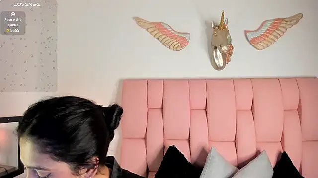 Snapshot of VeronikaOlsen chatting on 1, 3, 2025 VeronikaOlsen online show from 1, 3, 2025