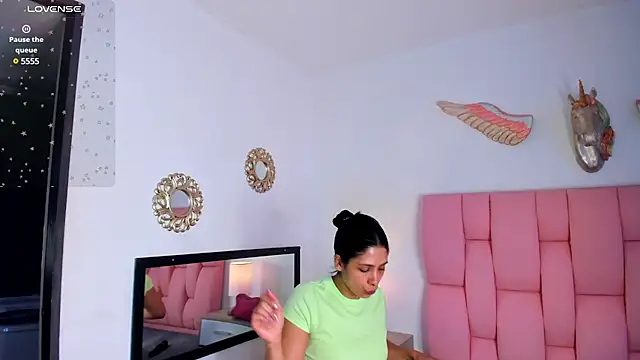 Snapshot of VeronikaOlsen chatting on 13, 3, 2025 VeronikaOlsen online show from 13, 3, 2025