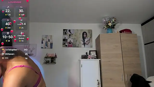 Snapshot of VeronikaOlsen chatting on 11, 9, 2025 VeronikaOlsen online show from 11, 9, 2025