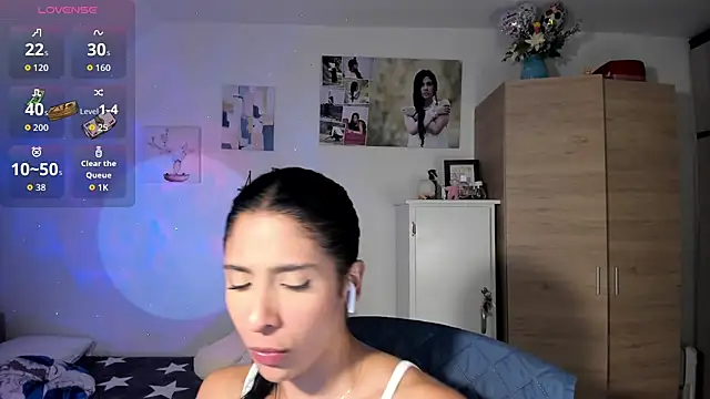 Snapshot of VeronikaOlsen chatting on 26, 10, 2025 VeronikaOlsen online show from 26, 10, 2025