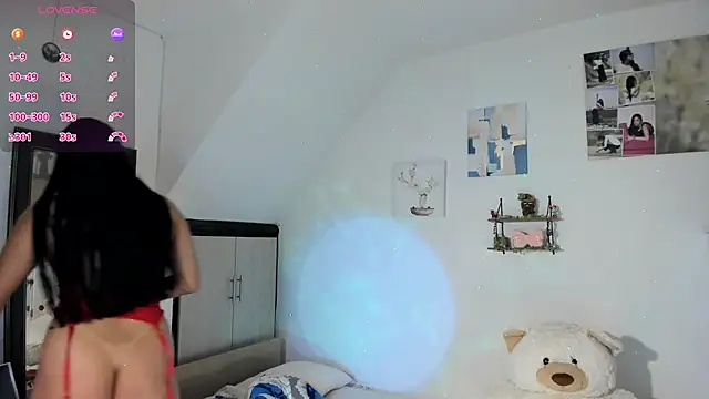 Snapshot of VeronikaOlsen chatting on 22, 11, 2025 VeronikaOlsen online show from 22, 11, 2025