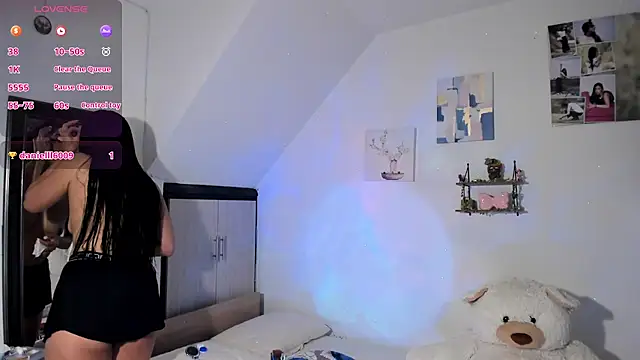 Snapshot of VeronikaOlsen chatting on 26, 11, 2025 VeronikaOlsen online show from 26, 11, 2025