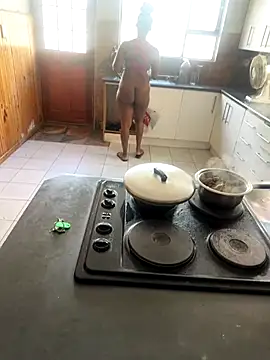 Snapshot of NastycoupleRZA chatting on 17, 12, 2025 NastycoupleRZA online show from 17, 12, 2025