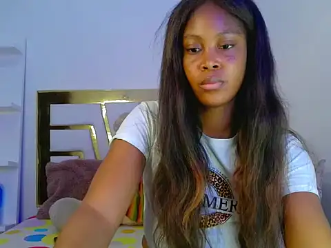 Snapshot of DayanaWood chatting on 11, 11, 2025 DayanaWood online show from 11, 11, 2025