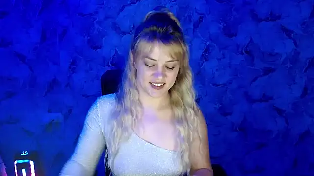 Snapshot of nika_gold1 chatting on 28, 7, 2026 nika gold1 online show from 28, 7, 2026
