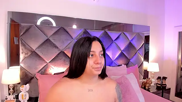 sofhiaa adaams online show from 26, 2, 2025