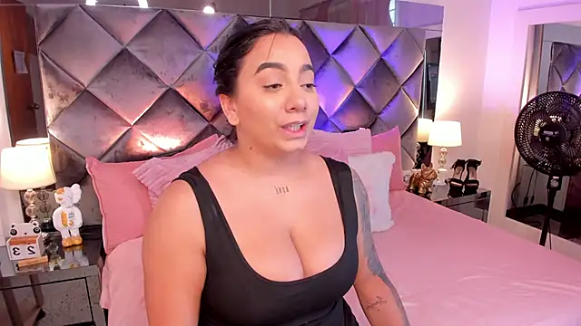 sofhiaa adaams online show from 27, 2, 2025