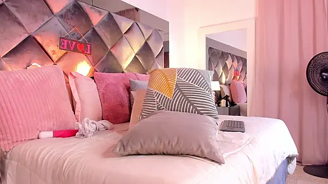 sofhiaa adaams online show from 22, 3, 2025