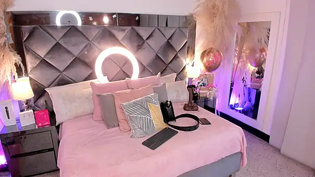 sofhiaa adaams online show from 2, 10, 2025