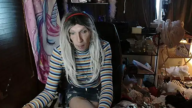 Ombeline1 online show from 24, 10, 2025