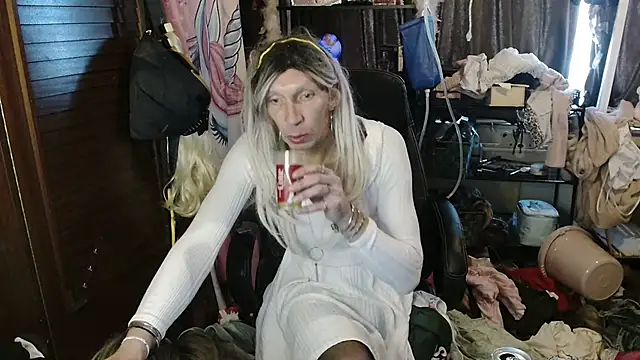 Ombeline1 online show from 5, 12, 2025