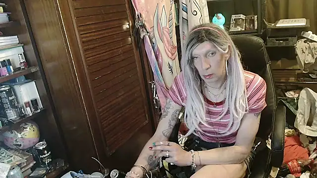 Ombeline1 online show from 17, 4, 2026