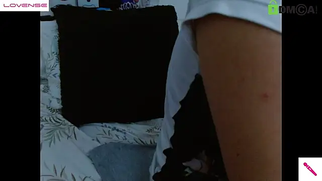 Hot Candy  online show from 28, 2, 2025