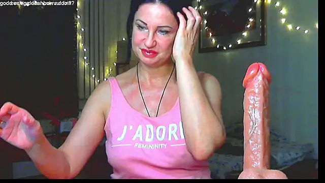 Snapshot of hornymommy69_ chatting on 21, 12, 2024 hornymommy69 online show from 21, 12, 2024