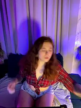 SophiePure online show from 4, 11, 2025