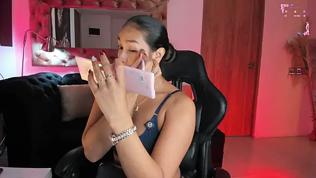 Snapshot of AmelyaMann chatting on 17, 4, 2026 AmelyaMann online show from 17, 4, 2026