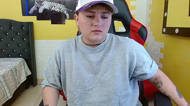 isabeautyx19 online show from 19, 9, 2025